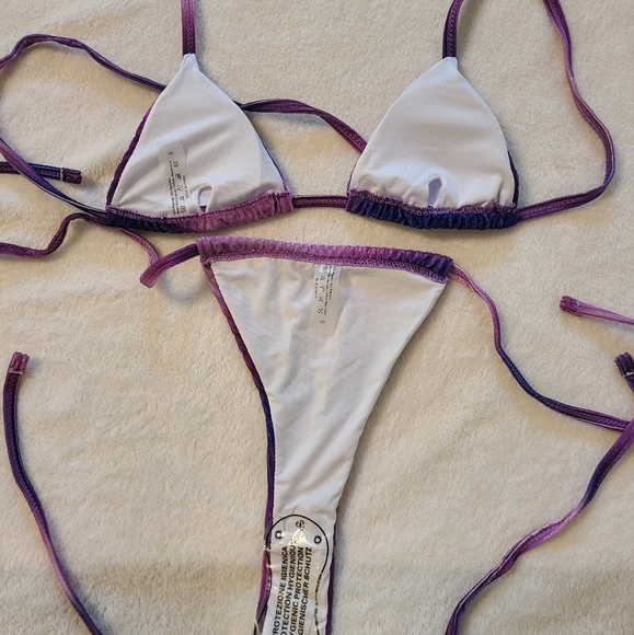 Sexy velvety textured string bikini - Picture 2 of 3